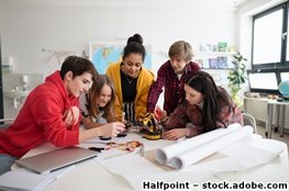 Lernende in einer Gruppenarbeit