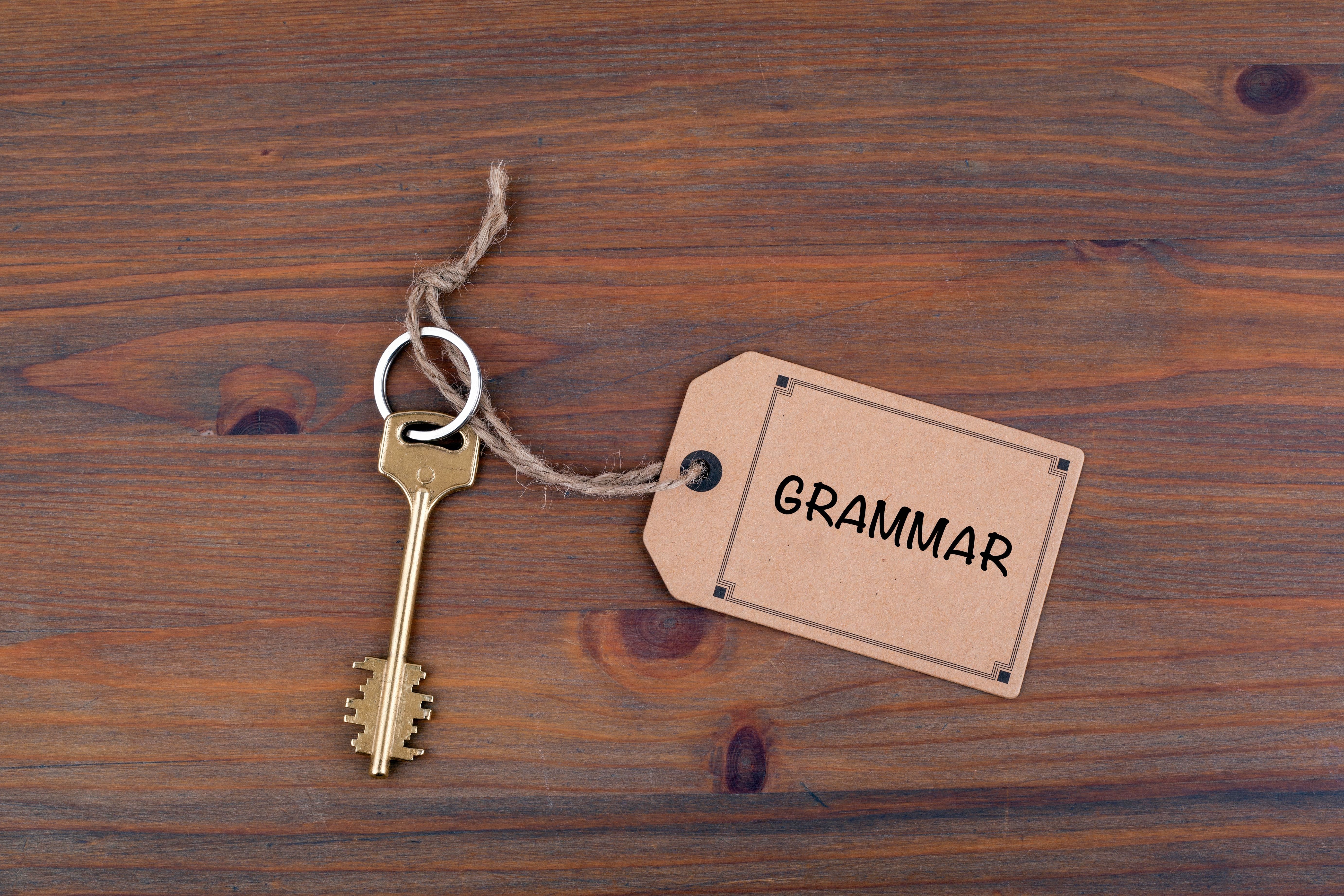 Schlüssel mit Anhänger "grammar"